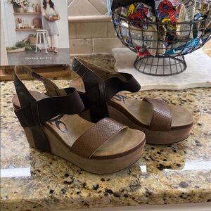 OTBT Brown Platform Wedge Sandals with Elastic Ankle Strap
